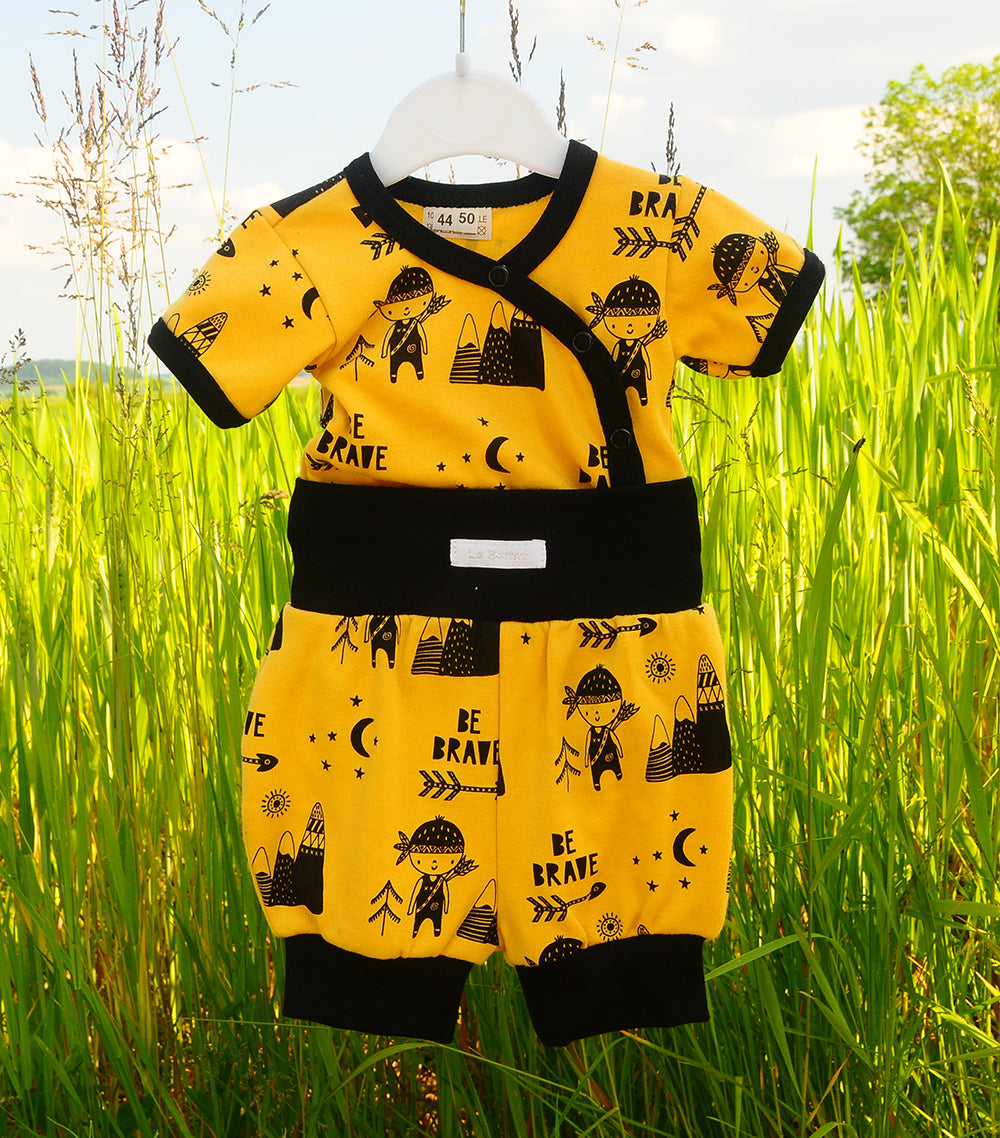 Wickelbody und Shorts Baby Anzug in Senfgelb