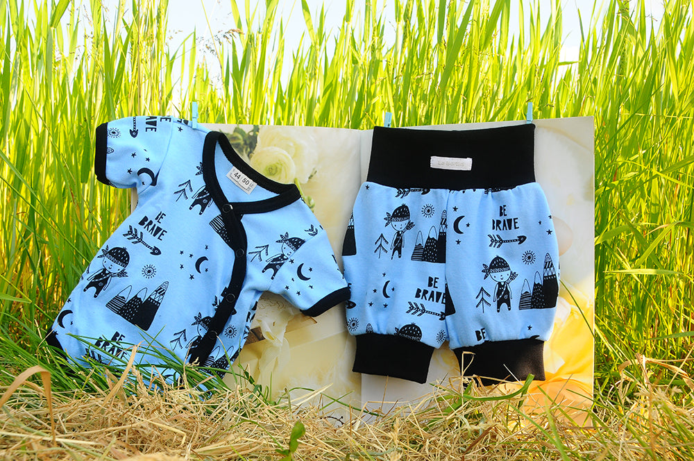 Wickelbody und Shorts in Blau Baby Anzug