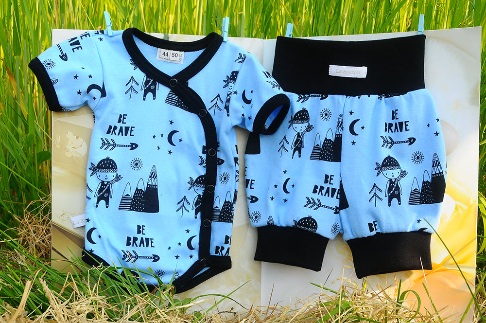 Wickelbody und Shorts in Blau Baby Anzug