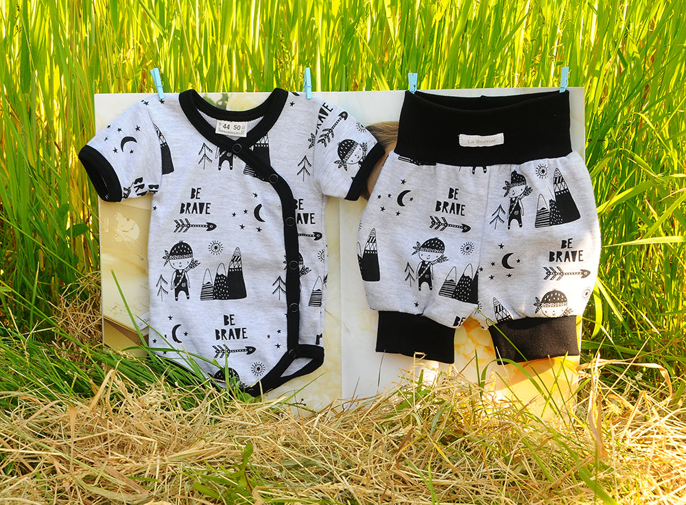 Wickelbody und Shorts Baby Anzug in Grau