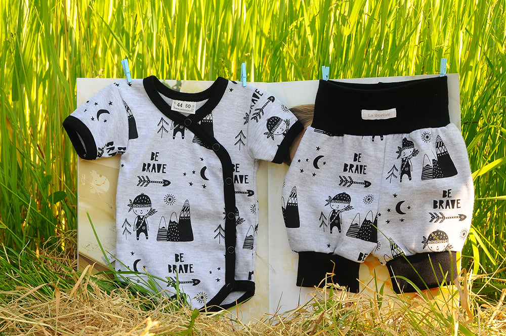 Wickelbody und Shorts Baby Anzug in Grau