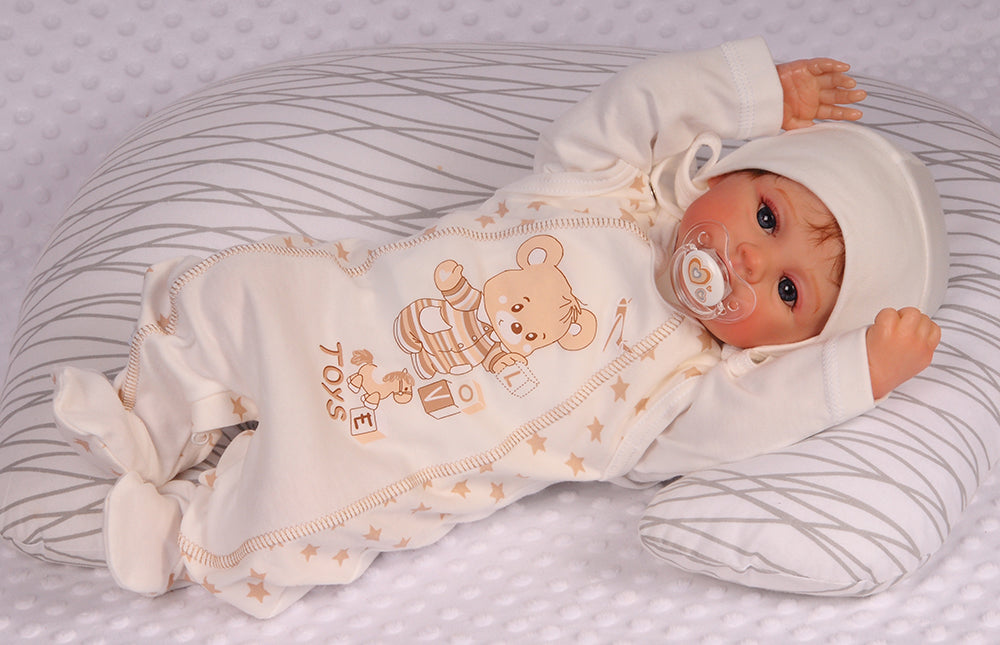 Strampler Mütze und Hemdchen Baby Anzug in Creme mit Sternen und Bären Muster