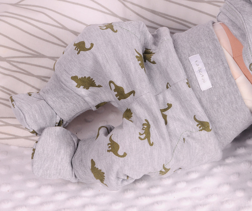 Body und Hose Baby Anzug in Grau mit Dinos Muster Wickelbody mit Kratzschutz