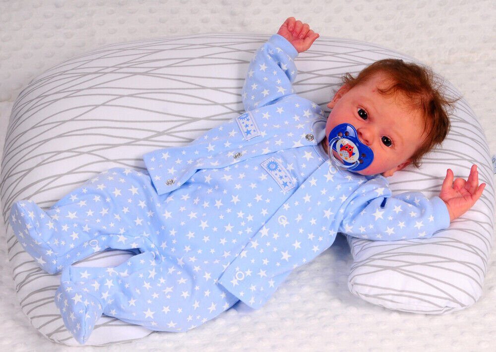 Strampler Mütze und Hemdchen Baby Anzug in Blau mit Sternen Muster