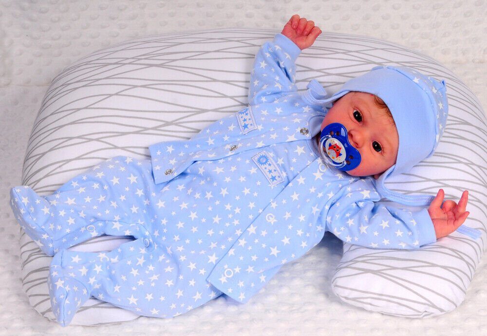 Strampler Mütze und Hemdchen Baby Anzug in Blau mit Sternen Muster