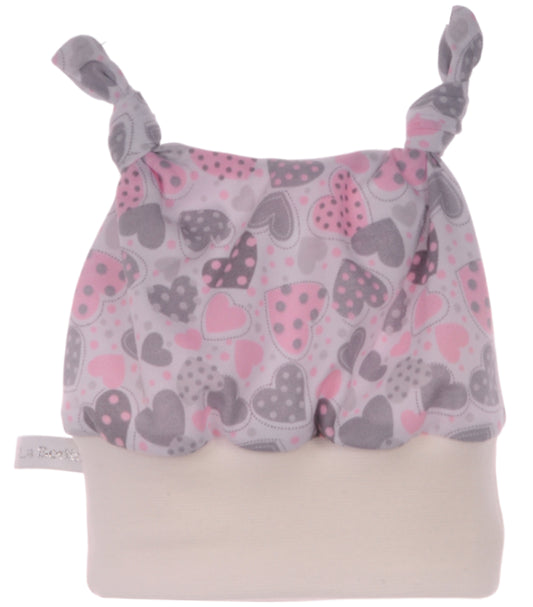 Baby Mütze Knotenmütze in Creme mit Herzen Muster