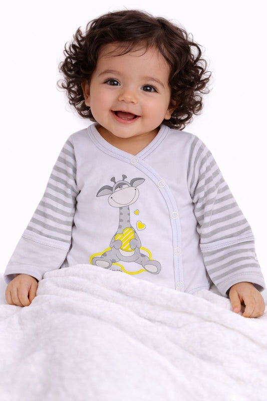 Wickelbody mit Kratzschutz in Grau mit Giraffe gestreift